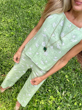 Load image into Gallery viewer, Coco Shop Shift Top in Lime Shell