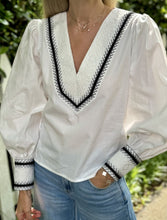 Load image into Gallery viewer, Loretta Caponi Vinci Blouse
