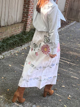 Load image into Gallery viewer, Vintage Italian Linen Skirt Floral Garlands