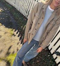 Load image into Gallery viewer, Hartford Vea Jacket