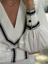 Load image into Gallery viewer, Loretta Caponi Vinci Blouse