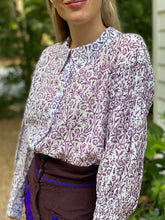 Load image into Gallery viewer, Thierry Colson Cotton Silk Zlata Blouse in Magic Pruple
