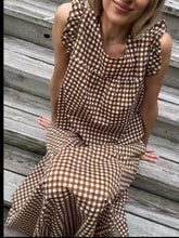 Load image into Gallery viewer, TLP Polly Top in Chestnut Gingham Check
