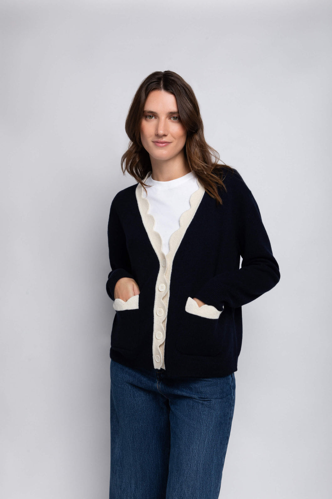 The Jakob Heirloom Cardigan in Navy