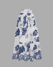 Load image into Gallery viewer, Loretta Caponi Nuvola High Wasited Skirt in Edges of Roses
