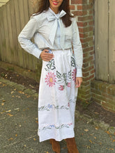 Load image into Gallery viewer, Vintage Italian Linen Skirt Floral Garlands
