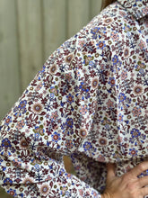 Load image into Gallery viewer, TLP Billie Shirt in Liberty of London Plum Floral
