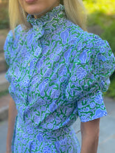 Load image into Gallery viewer, Thierry Colson Vita Blouse in Green/Blue/Grey Parrot Print
