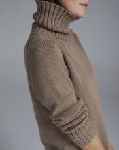 Load image into Gallery viewer, The Wynn Cotton Sweater in Carmel
