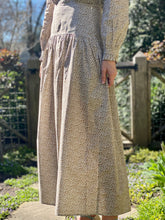 Load image into Gallery viewer, TLP Willow Skirt in Field Floral
